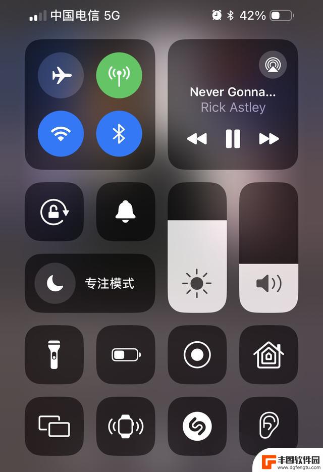 消息称苹果iOS 18重塑控制中心，iPhone用户可个性化布局