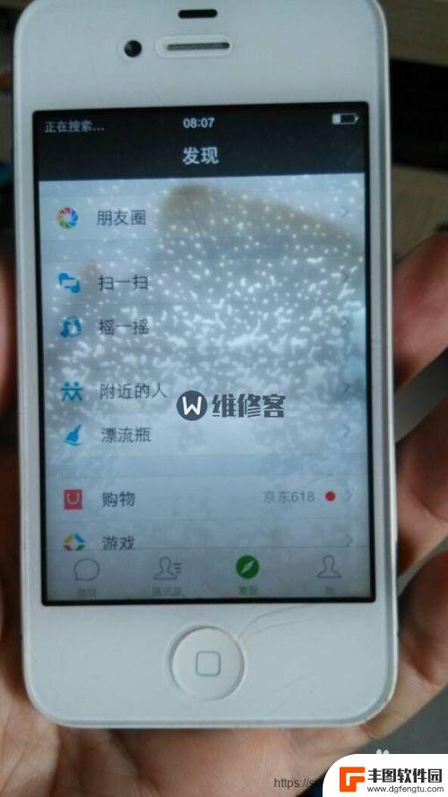 手机进水了咋办打不开 手机掉水无法开机怎么办