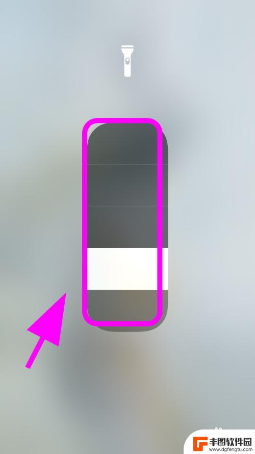 苹果手机后置黑屏,手电筒不亮 iPhone苹果手机手电筒不亮原因